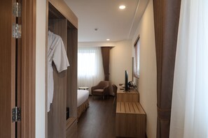 Premier Double Room, City View | Premium bedding, down comforters, free minibar items, in-room safe - Sai Gon Da Lat Premium (Da Lat)