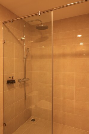 Deluxe Double or Twin Room, City View | Bathroom - Sai Gon Da Lat Premium (Xuan Huong Da Lat)