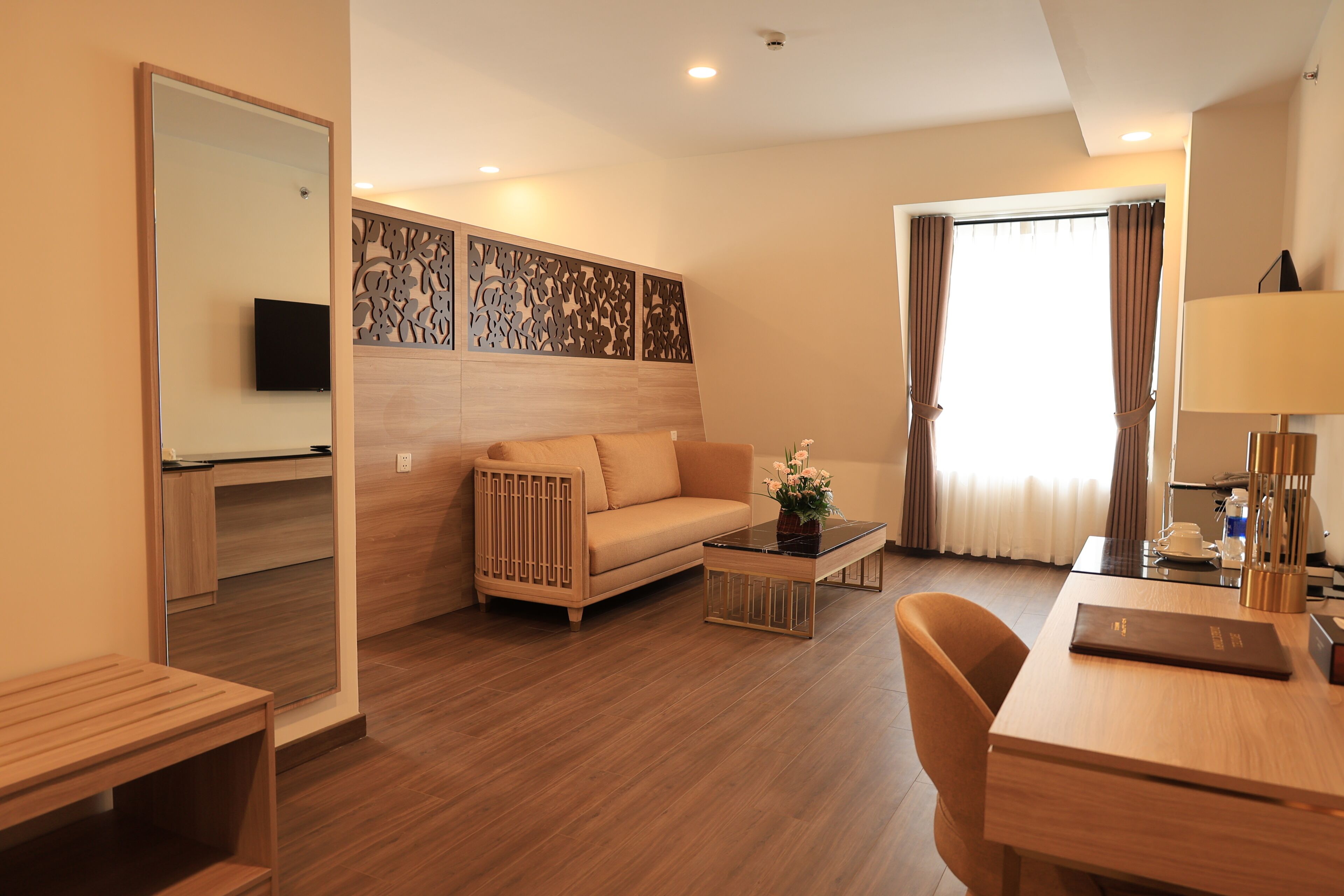 Suite – executive, byutsikt | Oppholdsområde | LCD-TV