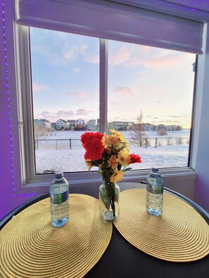 House, 1 Bedroom | Interior - Swithome Properties Cozy Suite With Pond View, Near YEG Airport (Edmonton)