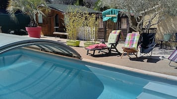Piscine couverte, piscine extérieure