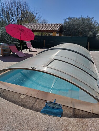 Gîte and table d'hôtes Le Clérano, 35 min from Mont Ventoux, quiet location with swimming pool