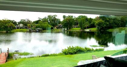 Charming Tiny House Rental for a Getaway on Lake Fairview in Florida