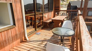 Villa, 3 Bedrooms, Balcony, Sea View | Outdoor dining
