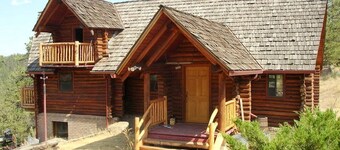 Traditional Log Cabin Rental with Deck in the Pine Forests of Columbus, Montana