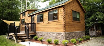 Incredible Modern Tiny Log Cabin near the Ammonoosuc River for a Romantic Getaway in New Hampshire