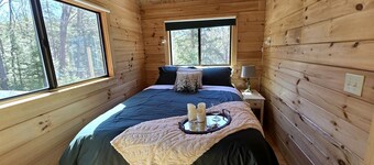 Incredible Modern Tiny Log Cabin near the Ammonoosuc River for a Romantic Getaway in New Hampshire