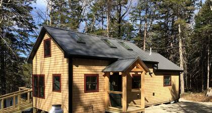 Secluded, Dog-Friendly Lakefront Cabin on Pristine Lake, Maine, for Wonderfully Romantic Getaways to Nature