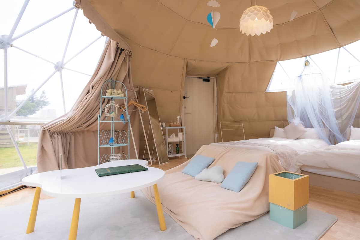 Tent, Non Smoking (Bird)