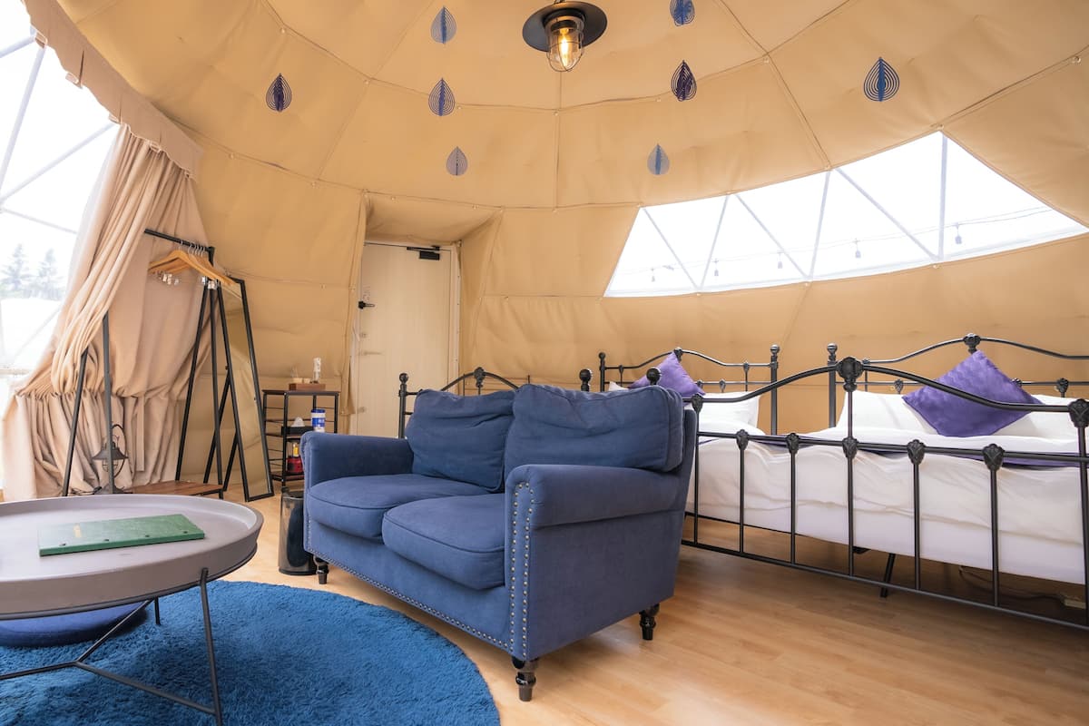 Tent, Non Smoking (Raindrop)
