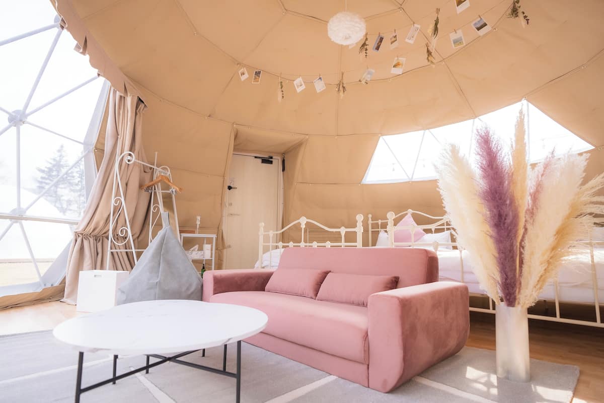 Tent, Non Smoking (Feather)