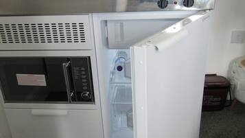 Fridge, microwave, stovetop, toaster