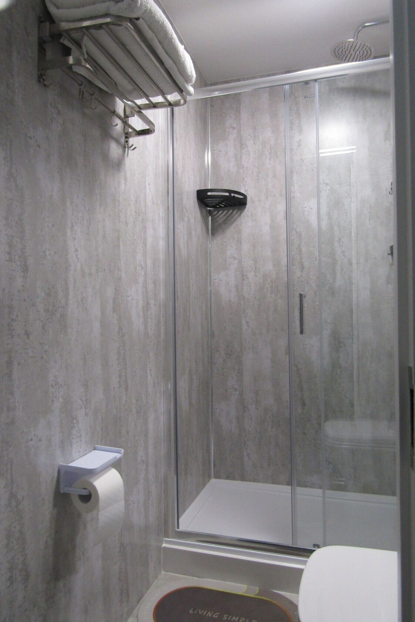 Shower, towels