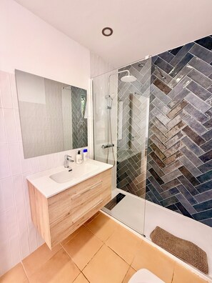 Bathroom - Vrbo Property (Benalmádena)