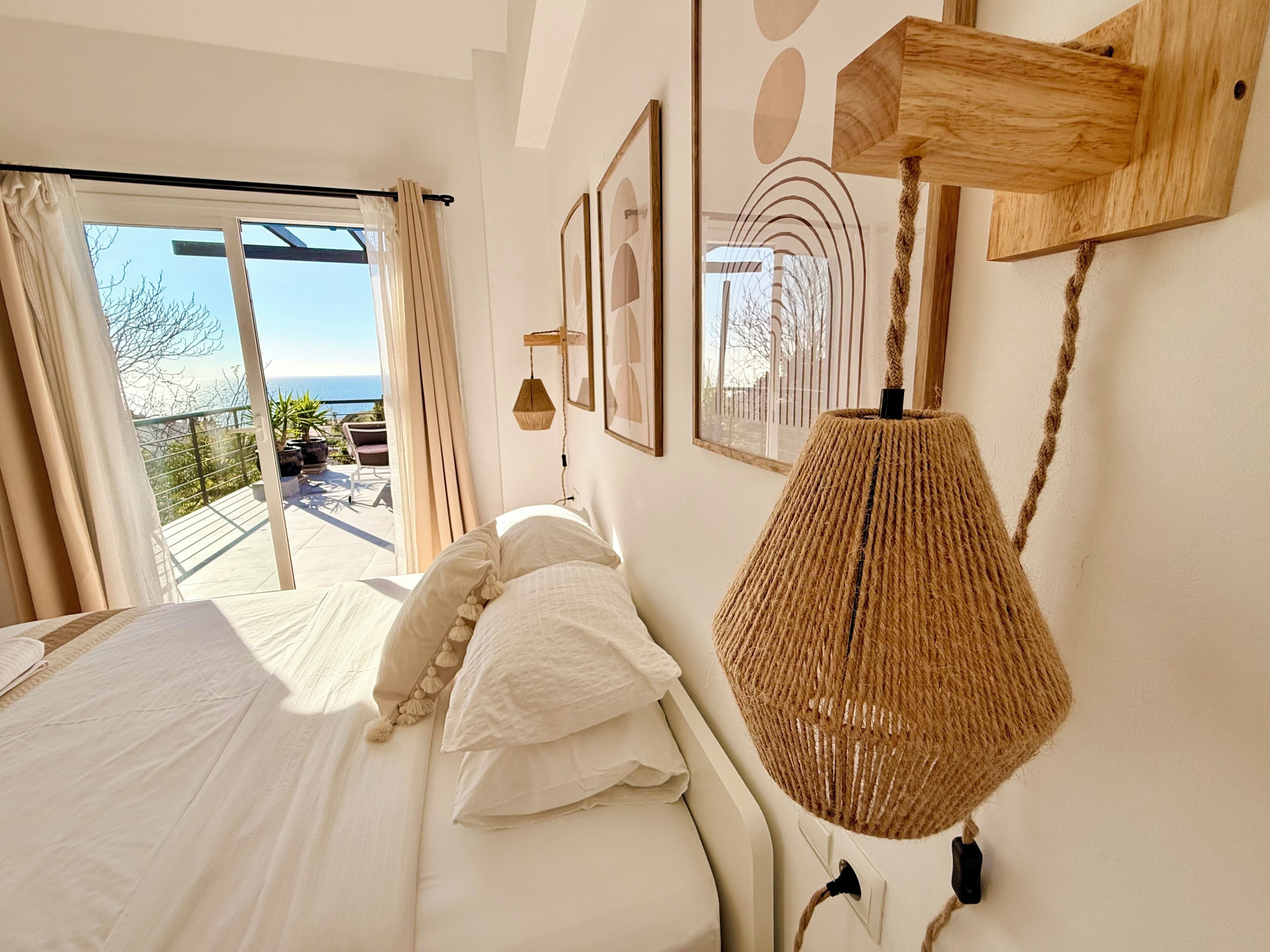 2 habitaciones, tabla de planchar con plancha y acceso a internet 