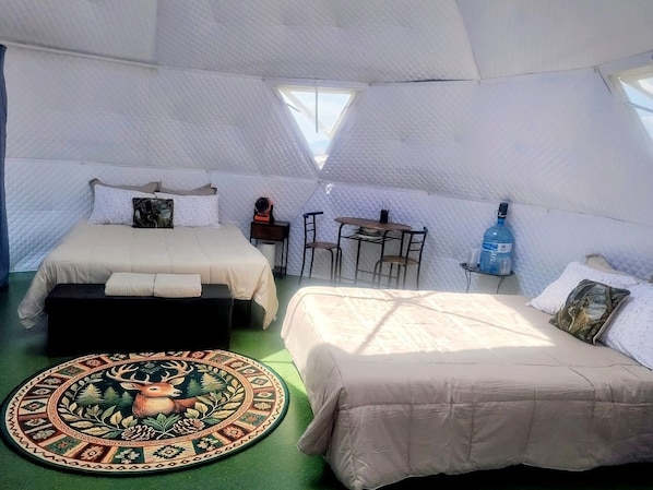 1 bedroom, bed sheets