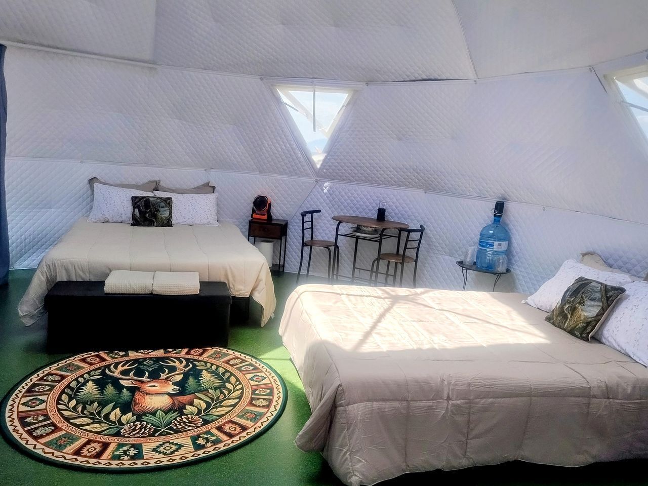 1 bedroom, bed sheets