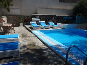 Pool - Evizorzia Villas -Olive Tree Green Villa (Santorini)