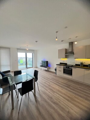Unclassified image, 3 of 5, button - 1 Bedroom Wembley (Wembley)