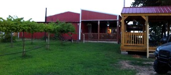 Secluded Getaway on a Vineyard in Allen, Oklahoma