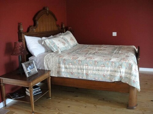 Cabin with Jacuzzi Tub for a Creekside Getaway near Guntersville Lake, Alabama