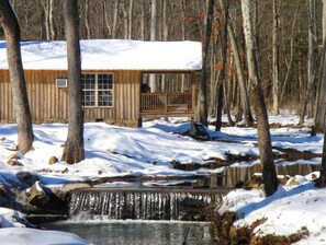 Exterior - Cabin with Jacuzzi Tub for a Creekside Getaway near Guntersville Lake, Alabama (Union Grove)
