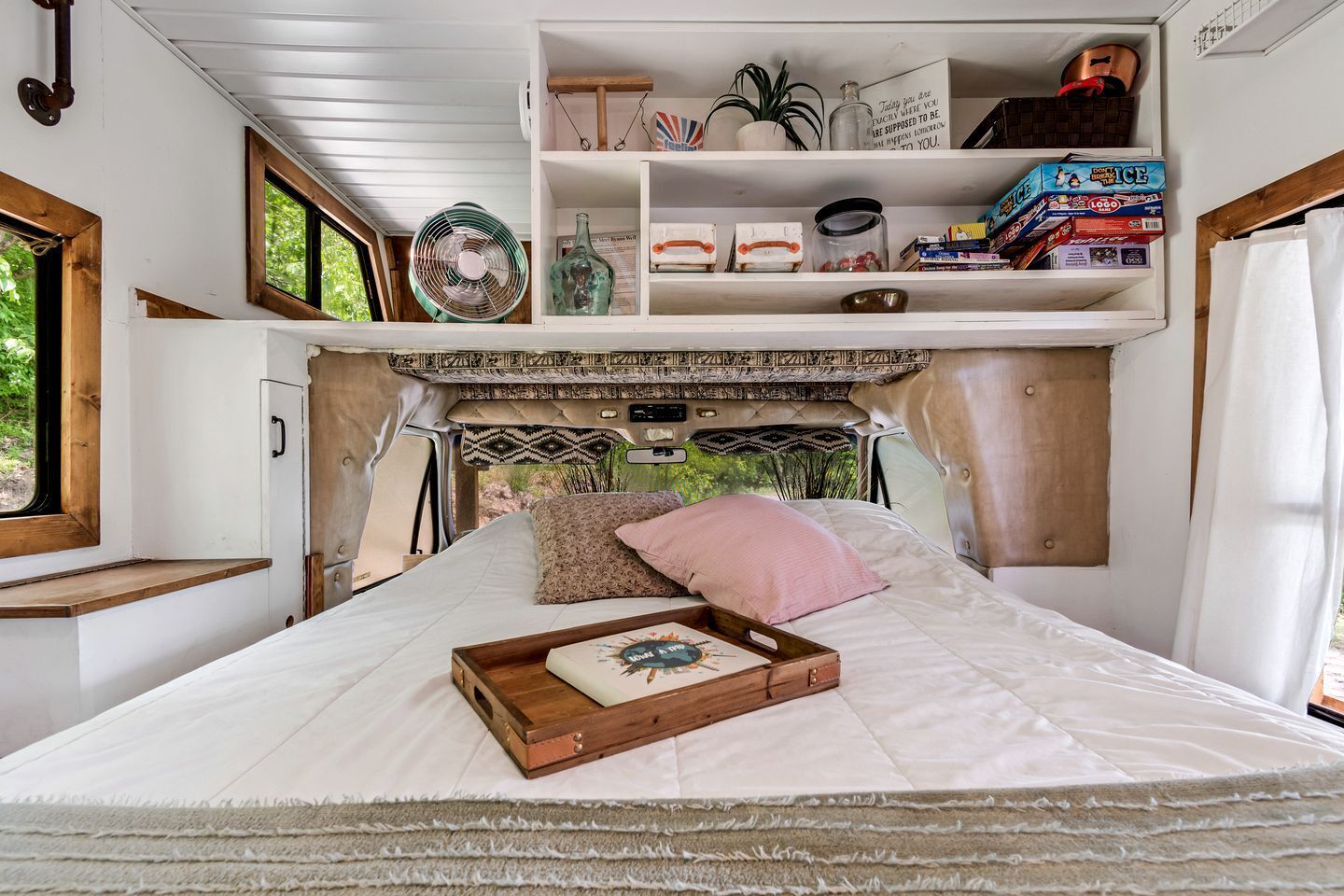 1 dormitorio, tabla de planchar con plancha, wifi y ropa de cama