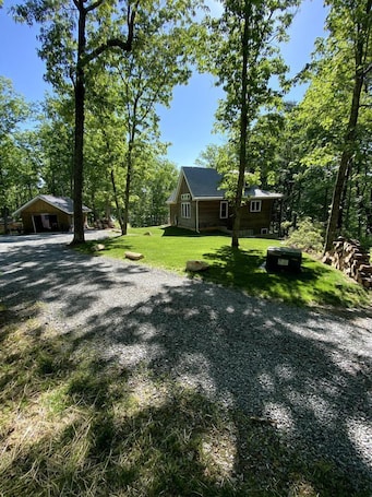 Exterior. Tranquil Vacation Rental Nestled in the Shenandoah Mountains of Howardsville, Virginia