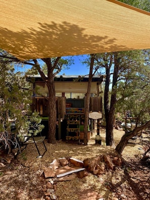 Property grounds - Rustic Tree House Rental with a Fire Pit in Bernalillo County, New Mexico (Tijeras)