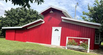Beautiful Red Cottage for a Relaxing Getaway on a Tropical Fruit Farm near Homestead, Florida