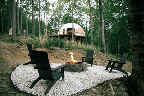 Property grounds - Classy Dome Beautifully Design with Sauna in Smithville, Tennessee (Smithville)