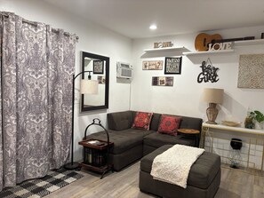 Unclassified image, 2 of 6, button