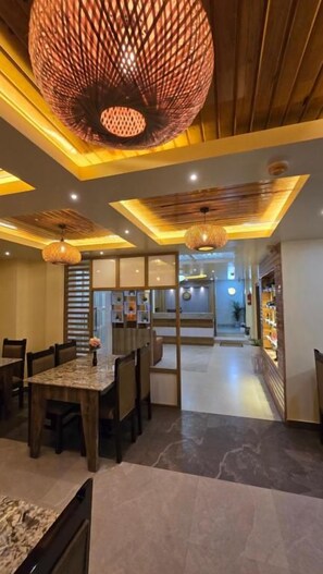 Ảnh chưa phân loại, 3 trong số 10 ảnh, nút