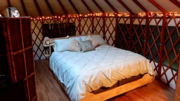 1 bedroom, bed sheets