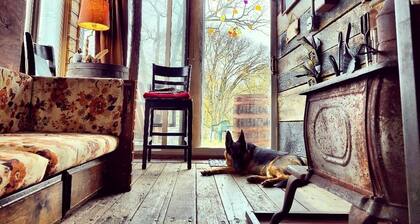 Rustic Container Accommodation for Glamping in Kentucky