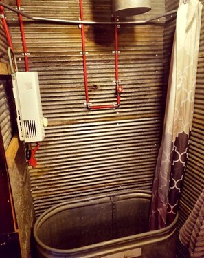 Bathroom - Rustic Container Accommodation for Glamping in Kentucky (Owenton)