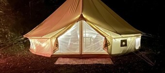Ideal Bell Tent for a Glamping Experience on a Farm with all the Amenities in Niles, MI