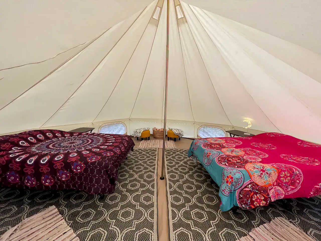 1 bedroom, bed sheets
