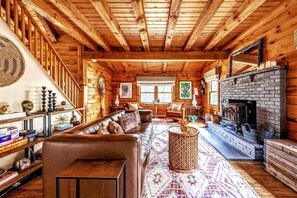 TV, fireplace - Modern, Cozy, Idyllic Log Cabin Secluded on 6 Serene Acres, Stone Ridge, New York (Stone Ridge)