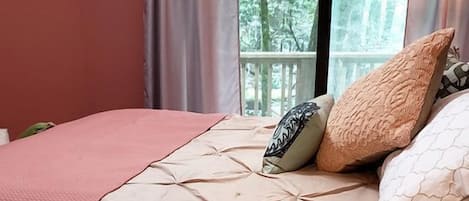 2 habitaciones, tabla de planchar con plancha, wifi y ropa de cama