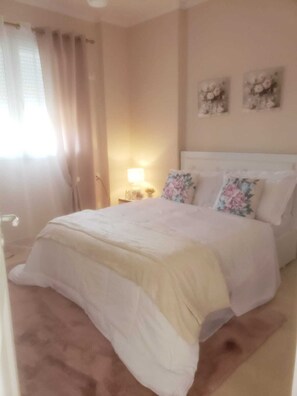 2 Schlafzimmer, Bügeleisen/Bügelbrett, WLAN