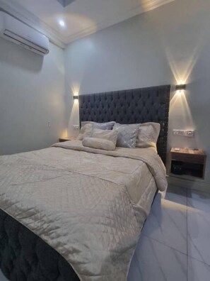2 bedrooms, iron/ironing board, bed sheets - Legacy Homes 1B Apartment (Dar es Salaam)