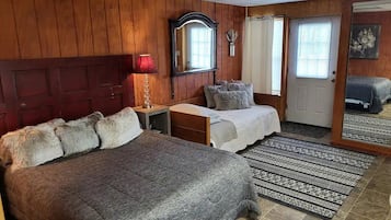 1 chambre, coffre-fort, fer et planche à repasser, literie fournie