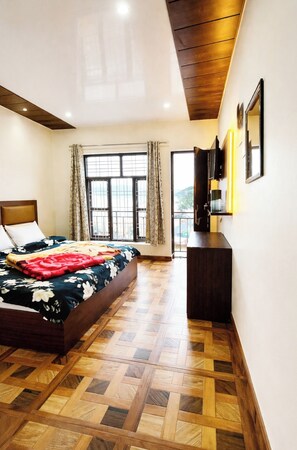 Hypo-allergenic bedding, desk, soundproofing, free WiFi - Hotel Kaafal Homestay Mussoorie (Mussoorie)