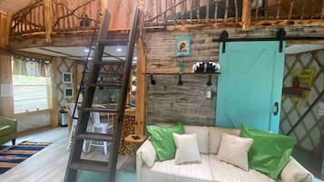 Fernseher, Kamin, DVD-Player, Stereoanlage