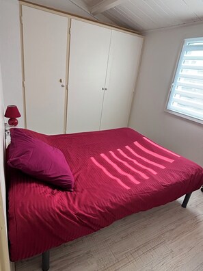 1 Schlafzimmer, Bügeleisen/Bügelbrett