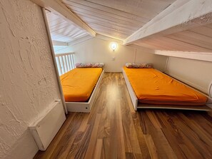 1 Schlafzimmer, Bügeleisen/Bügelbrett
