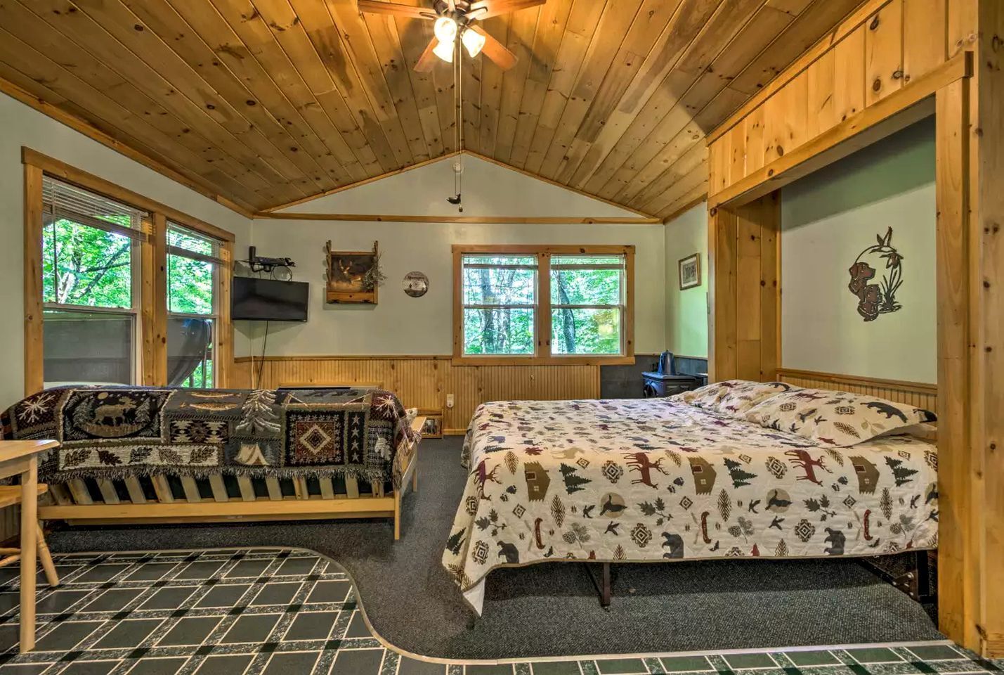 1 habitación, tabla de planchar con plancha, wifi y ropa de cama 