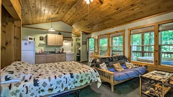 1 bedroom, iron/ironing board, WiFi, bed sheets