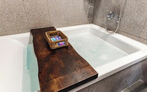 Royal Family -VIP | Bathroom - Yuseong Manwol Hotel (Hanok) (Daejeon)